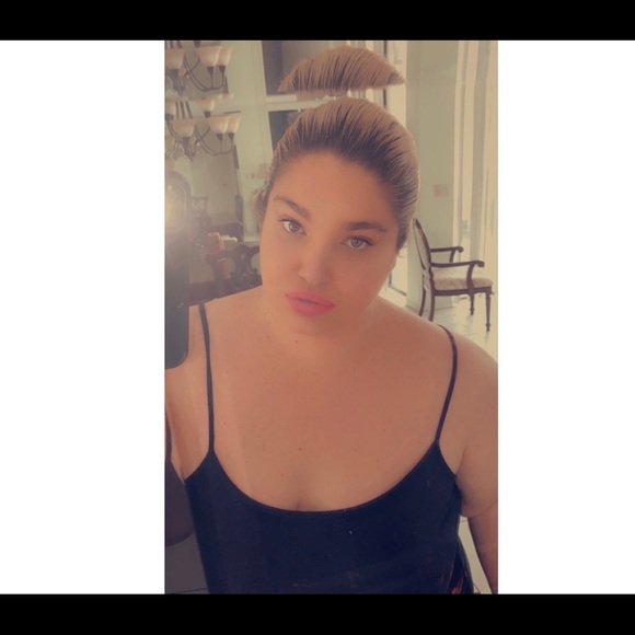 Meet your Posher, Christina - Picture 1 of 1